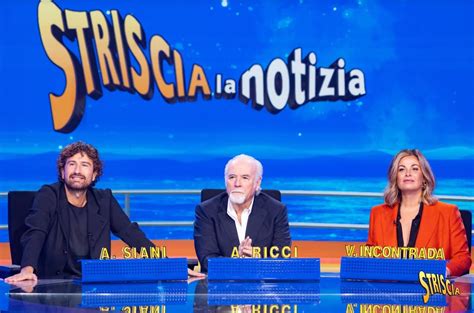 canale 5 replica striscia la notizia